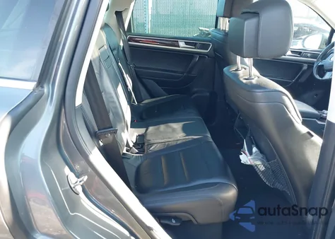 2016 Volkswagen Touareg Vr6 Lux z USA, uszkodzony, nr VIN WVGEF9BP1GD008867